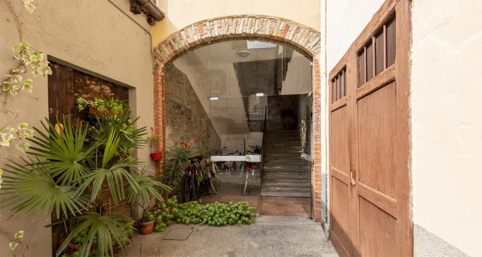 Charming Joivy Flat Next To Duomo Di Como Dış mekan fotoğraf